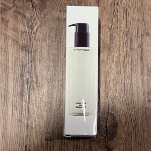 NIB MAC Cleanse Off Oil, Sample Size (0.2 fl oz)